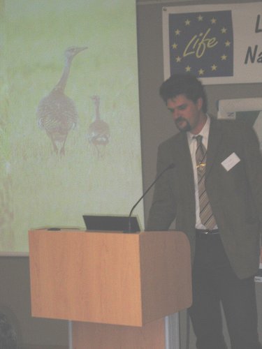 003-French Bustard Conference Oct 07 015.jpg.medium.jpeg